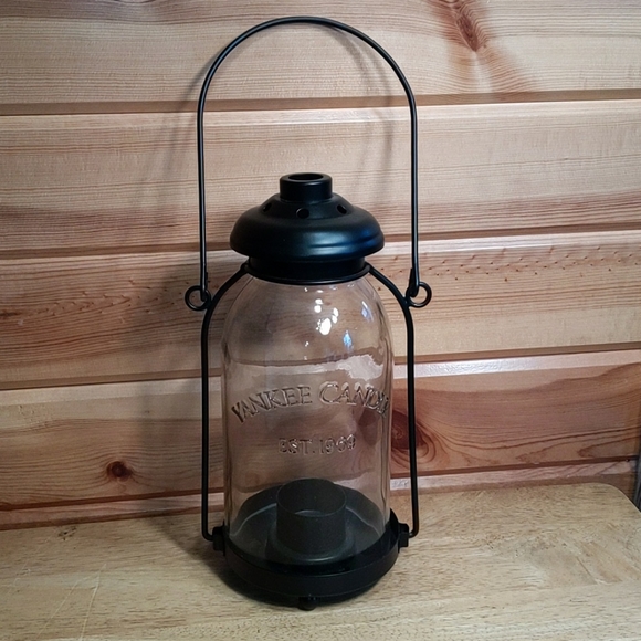 Yankee candle lantern candle holder